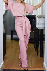 Kurzärmliger Jumpsuit mit Schnürung und Knöpfen