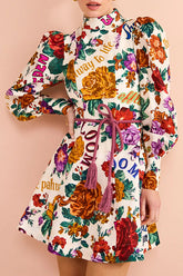 Palermo – Langärmliges Minikleid mit Blumendruck und Schnürung