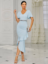 Asymmetrisches blaues Midikleid mit Rüschen RJP07