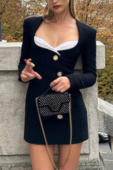 Langärmliges, figurbetontes Kleid mit Knopfleiste