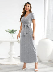 V-AUSSCHNITT SCHLANKES KLEID MIT SCHNÜRUNG LANGES KLEID