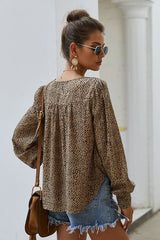 Draw You Close – Bedrucktes Wickeltop mit langen Ärmeln – 2 Farben