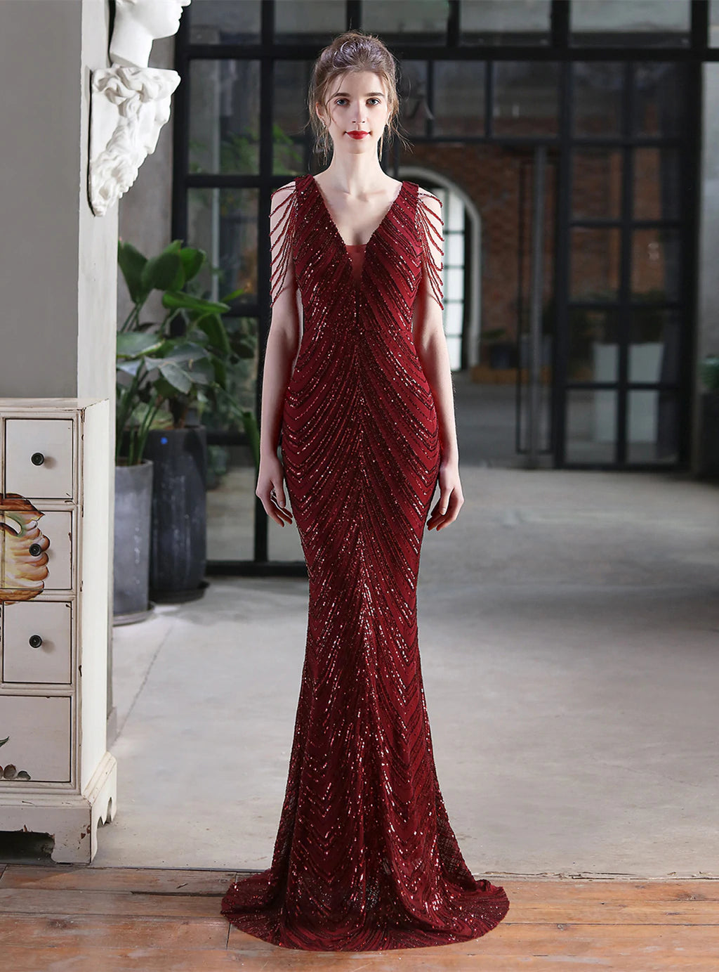 SEQUINED FISHTAIL BEADING GOWN