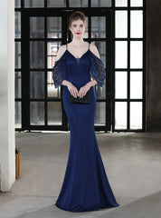 LANGES SCHLANKES SLING-KLEID MIT FISCHSCHWANZ