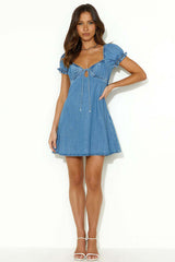 Ready to Charm – Denim-Skater-Minikleid mit Puffärmeln