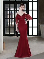 LANGES SCHLANKES SLING-KLEID MIT FISCHSCHWANZ