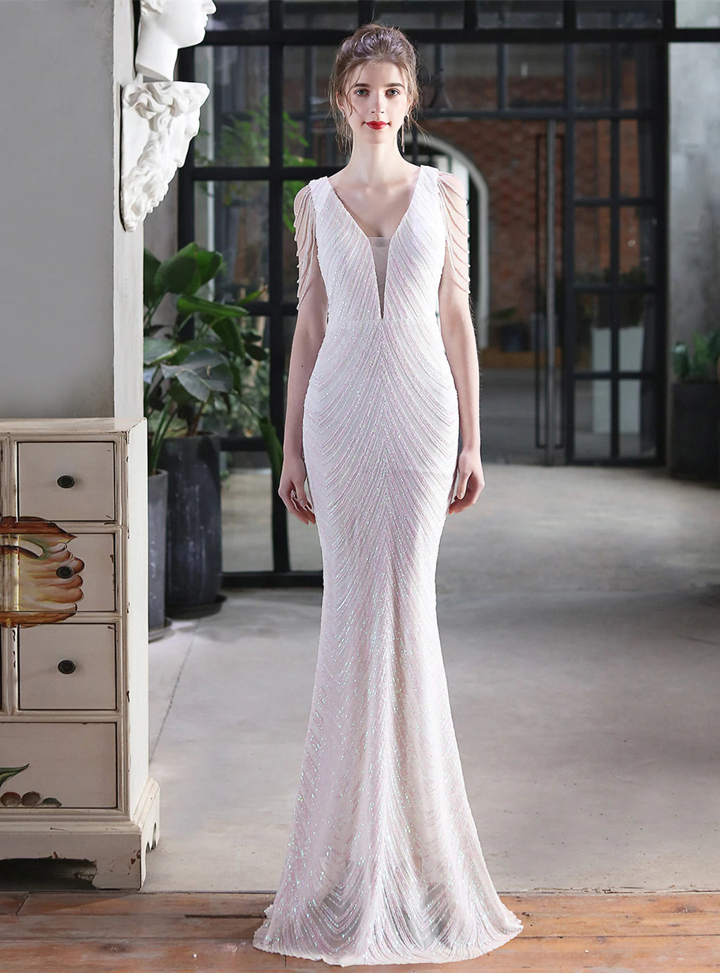 SEQUINED FISHTAIL BEADING GOWN