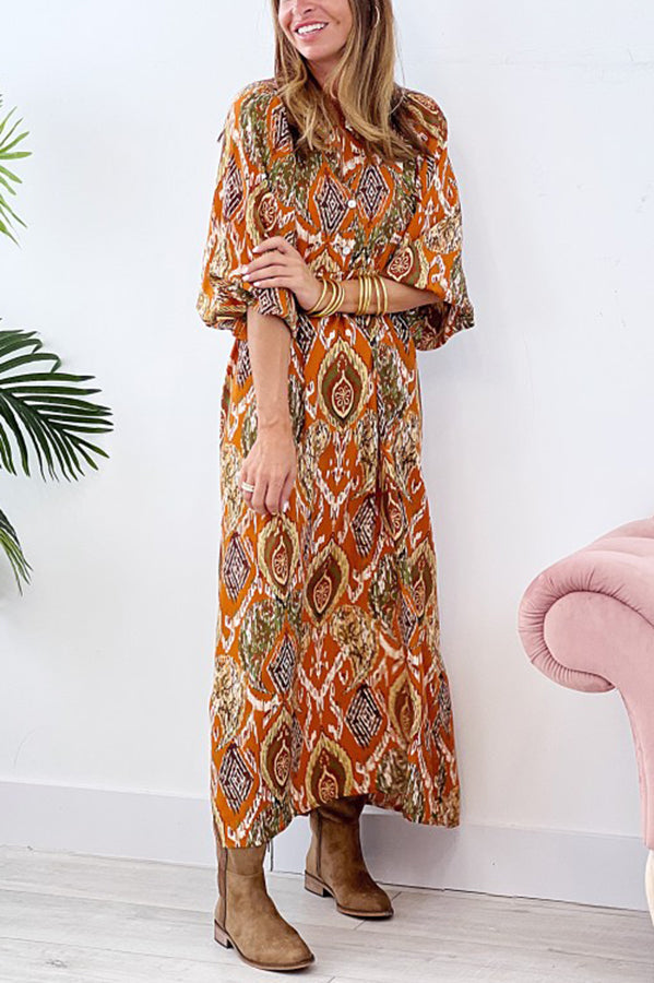 Drapiertes, anmutiges Maxikleid mit Print