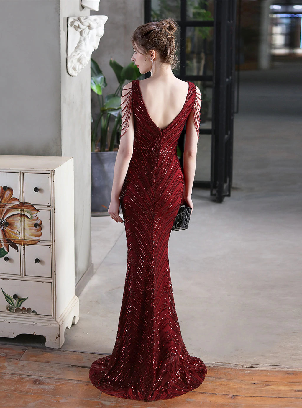 SEQUINED FISHTAIL BEADING GOWN