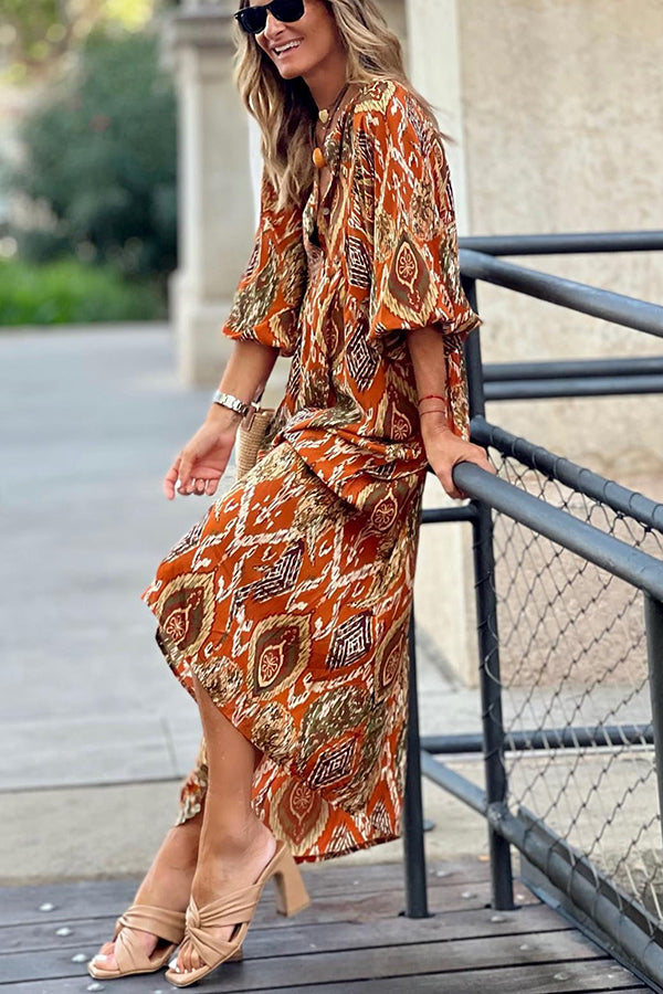 Drapiertes, anmutiges Maxikleid mit Print