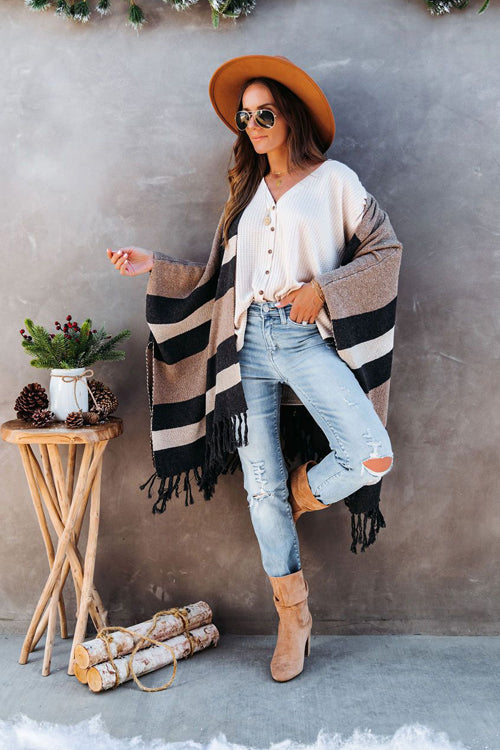 Weekend Chiller Gestreifte Strickjacke mit Quaste – 2 Farben