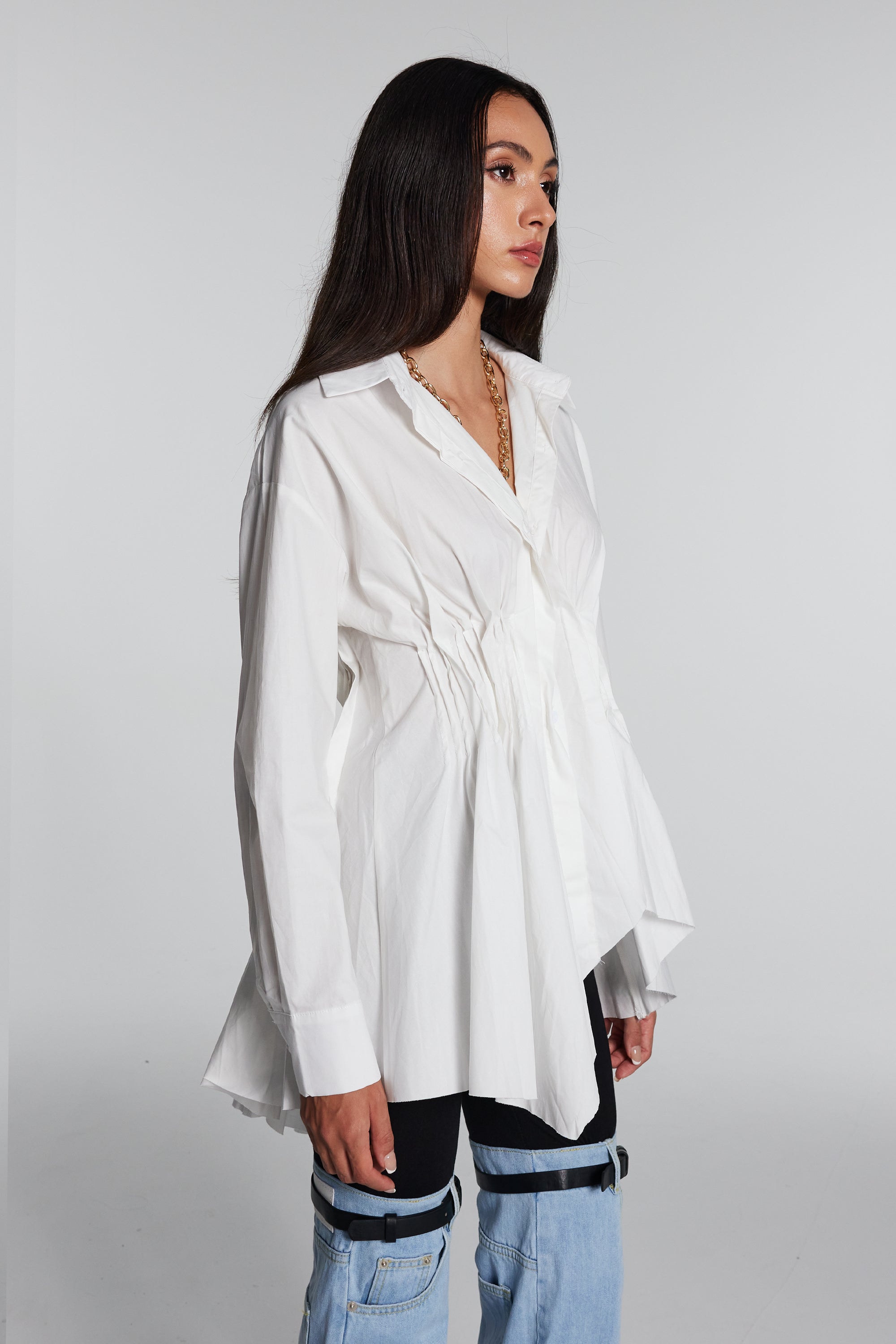 Alexia – Figurbetontes, asymmetrisches Hemd