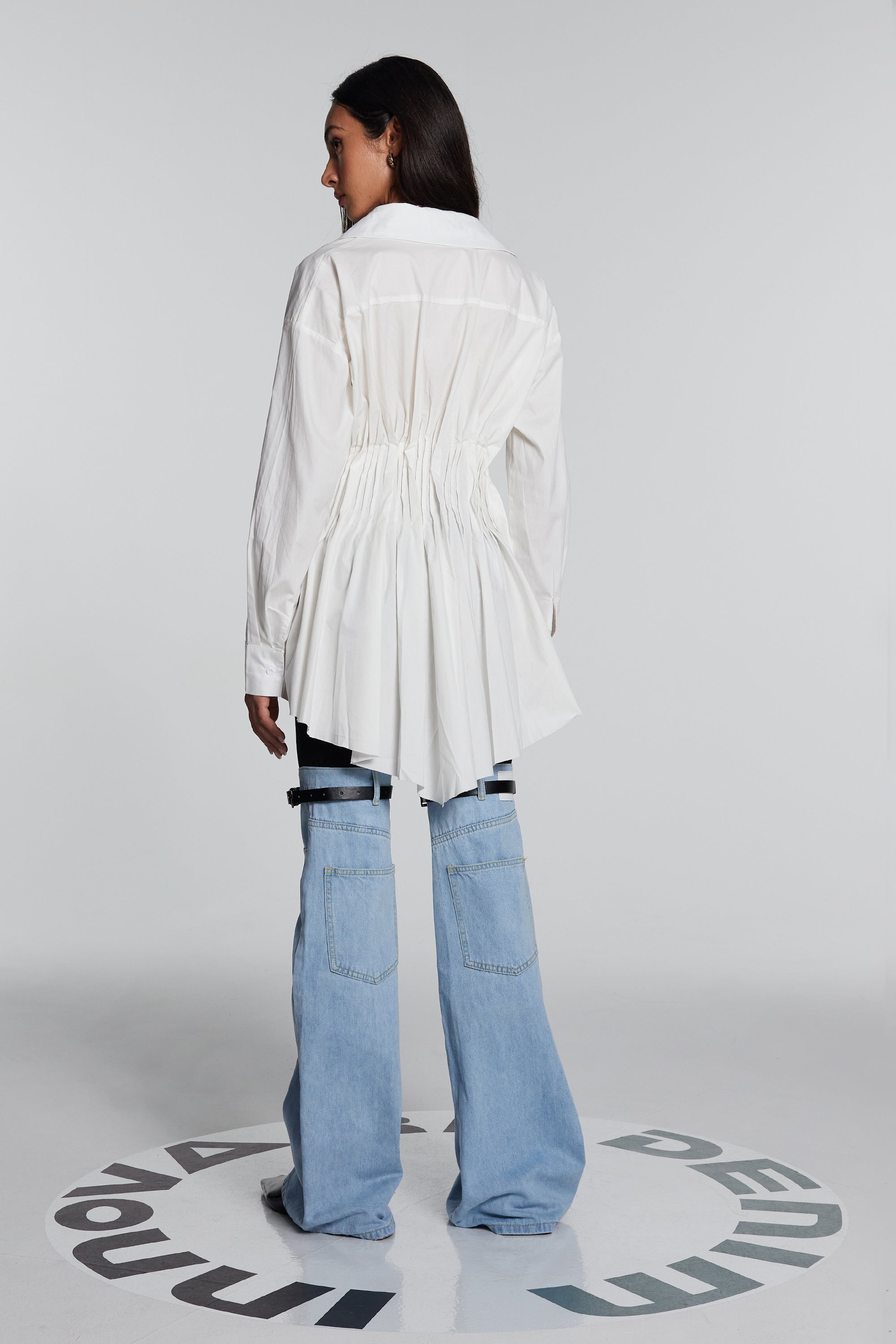 Alexia – Figurbetontes, asymmetrisches Hemd