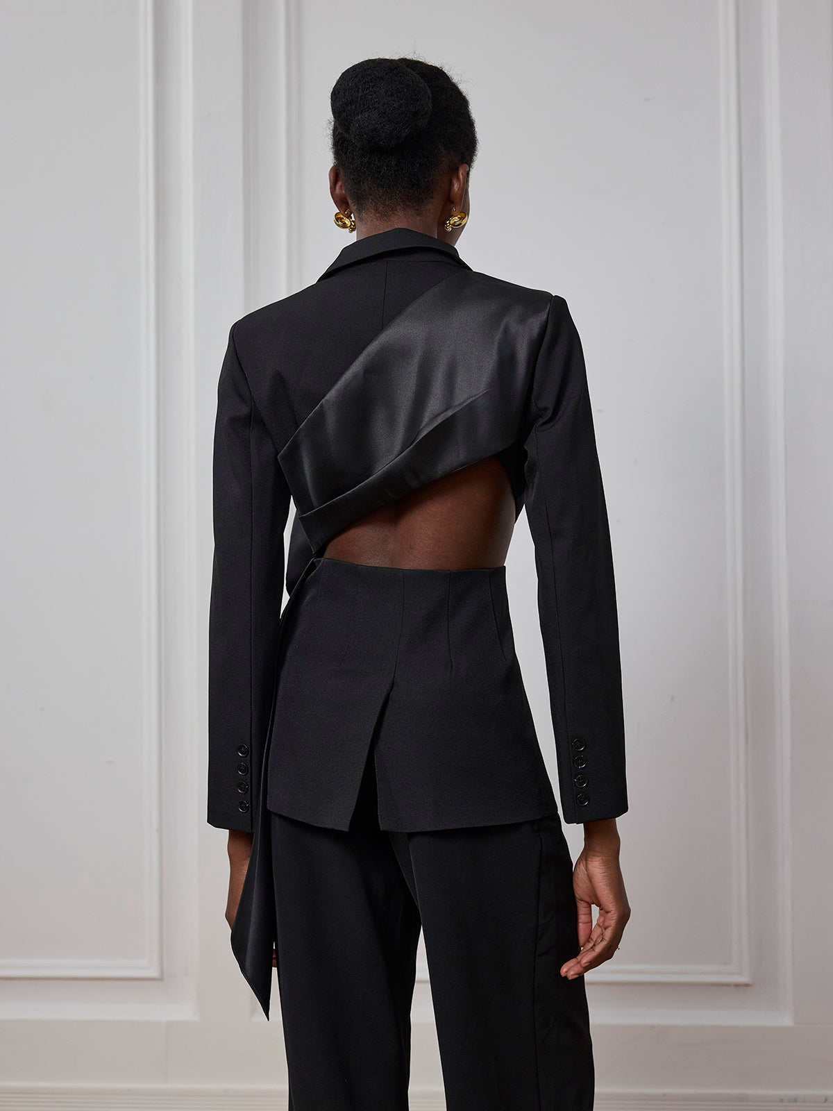 Alma Bodycon-Blazer mit Hohlschleife