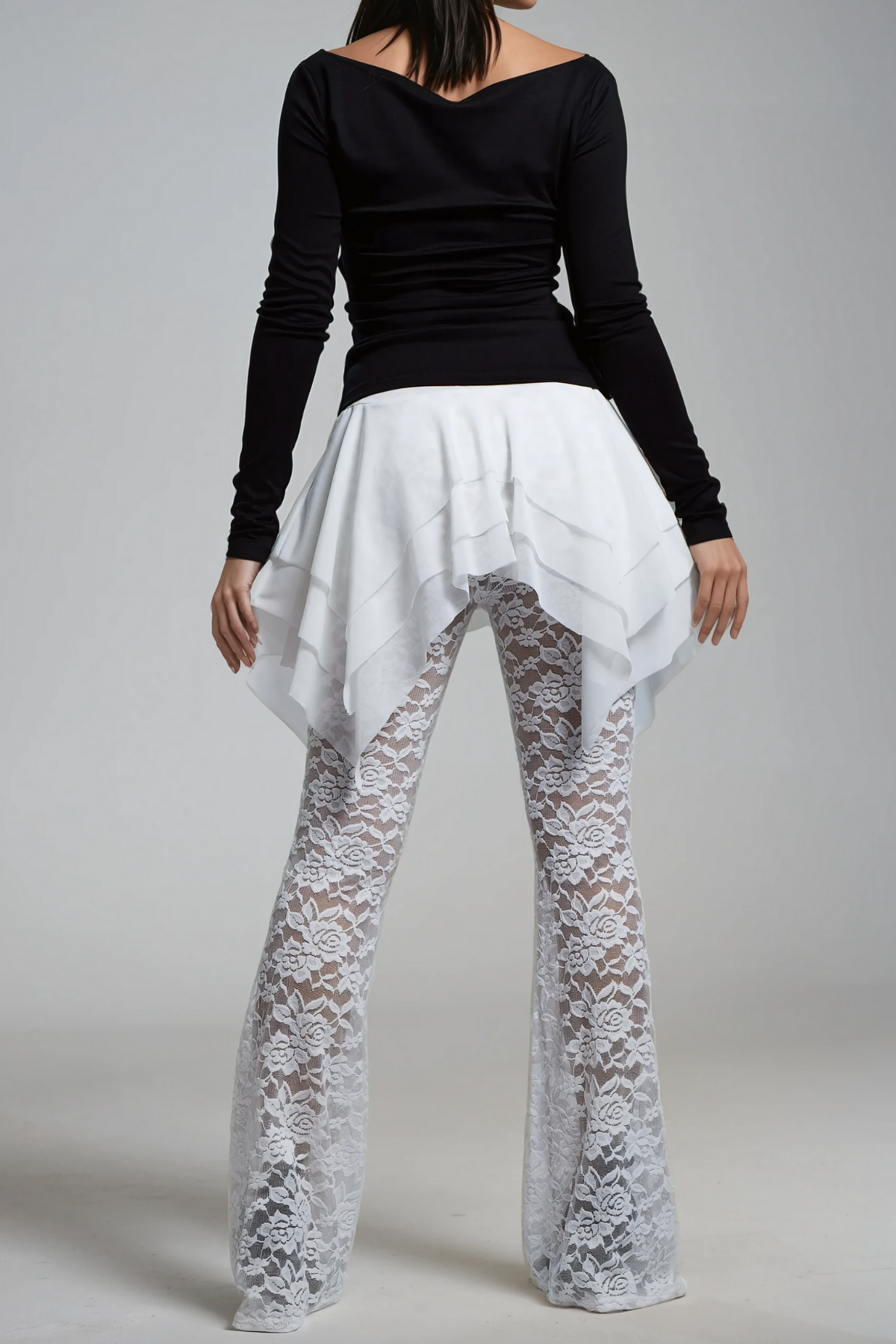 Amadeo – Dekolletéhose mit Spitzenrüschen