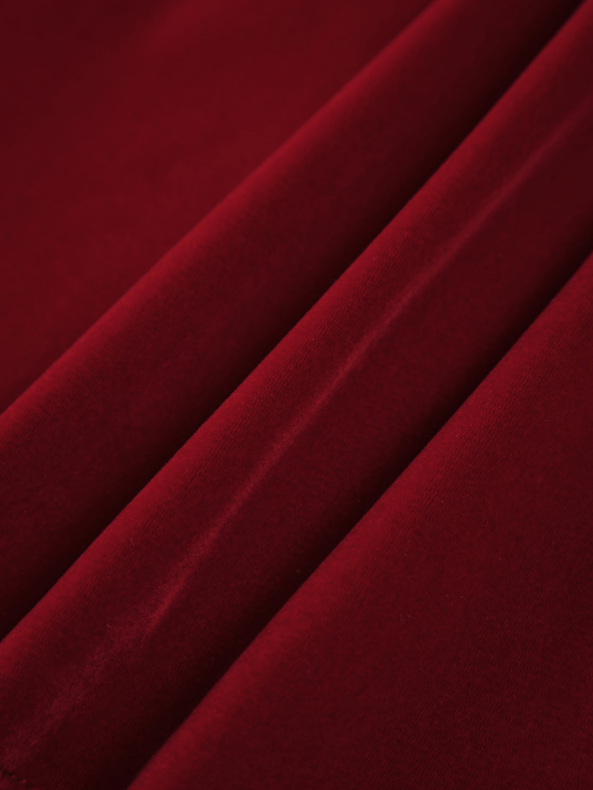 Trägerloses kurzes Kleid aus Satinsamt