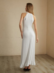 Langes Neckholderkleid mit Schnürung und Plissee