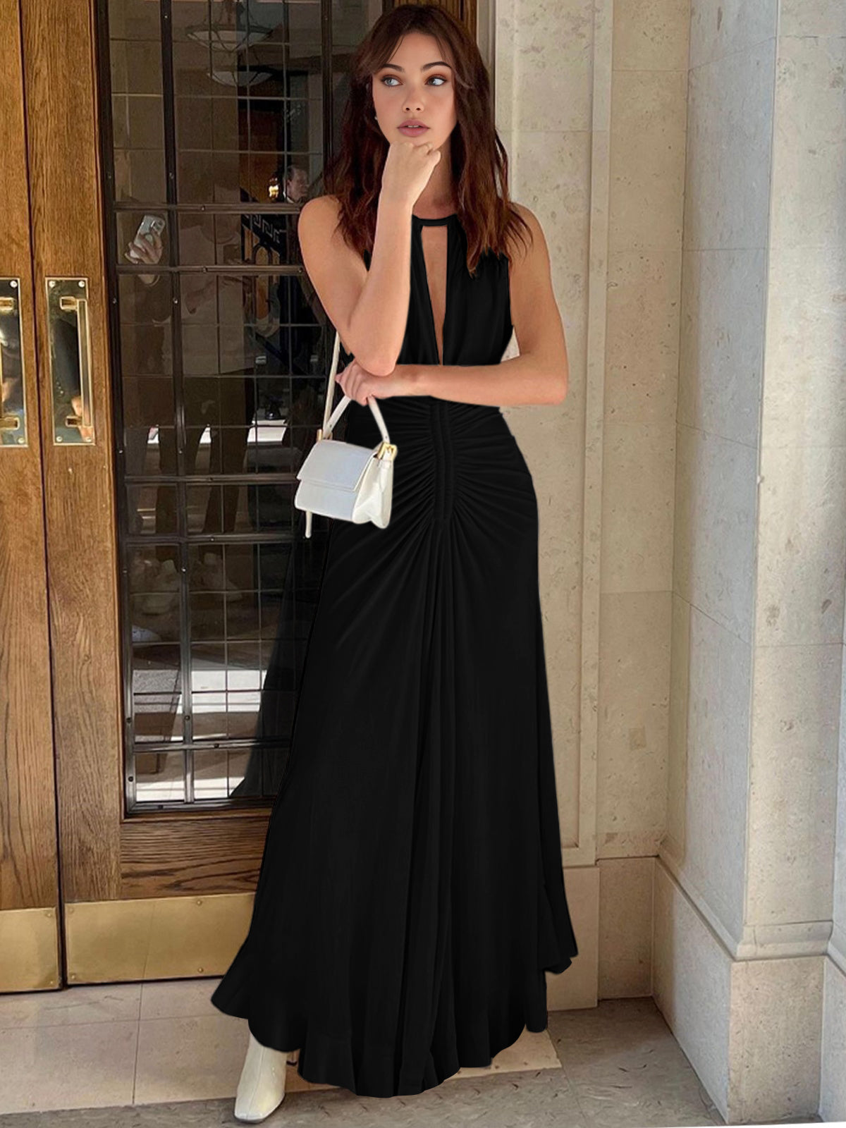 Langes Neckholderkleid mit Schnürung und Plissee