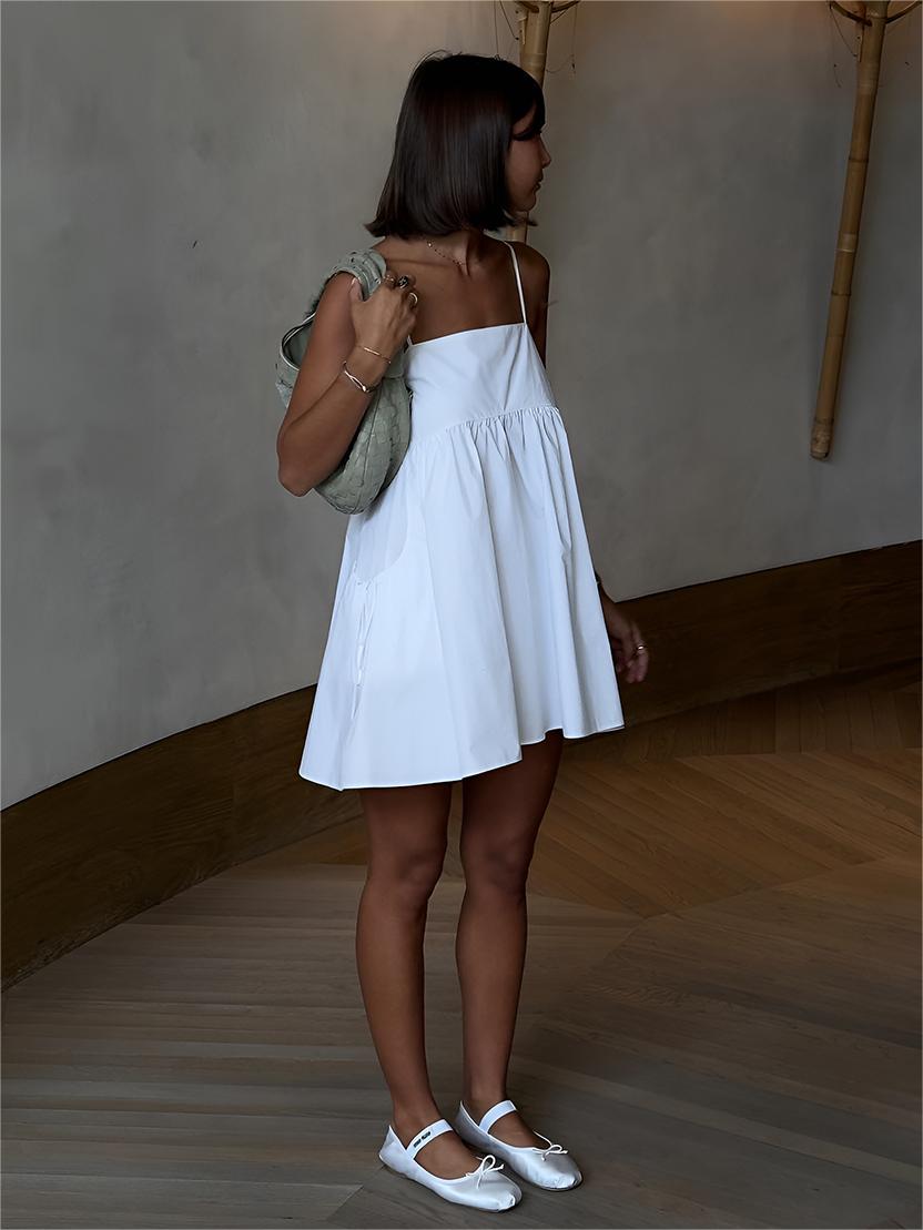 Serendipity – Kurzes Camisole-Kleid mit Kordelzug und Taschen