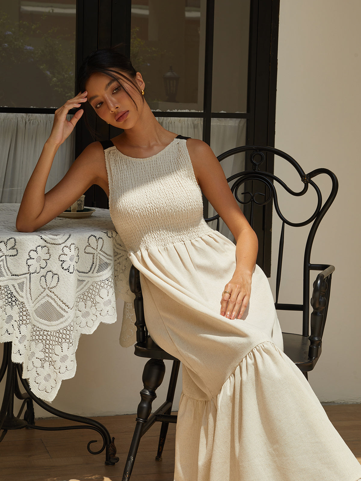 Gerafftes langes Camisole-Kleid mit Bindedetail