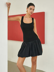 Einfarbiges, kurzes Basic-Kleid