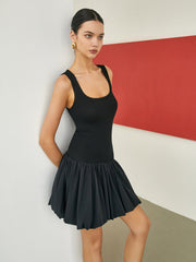Einfarbiges, kurzes Basic-Kleid
