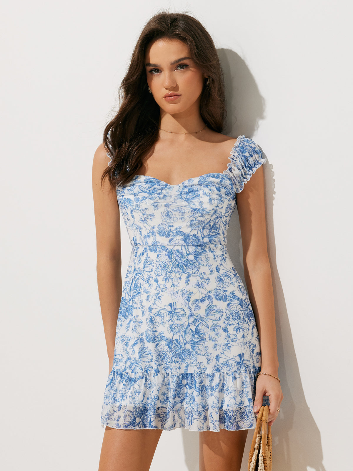 Kurzes Kleid mit Rüschen und Blumendruck