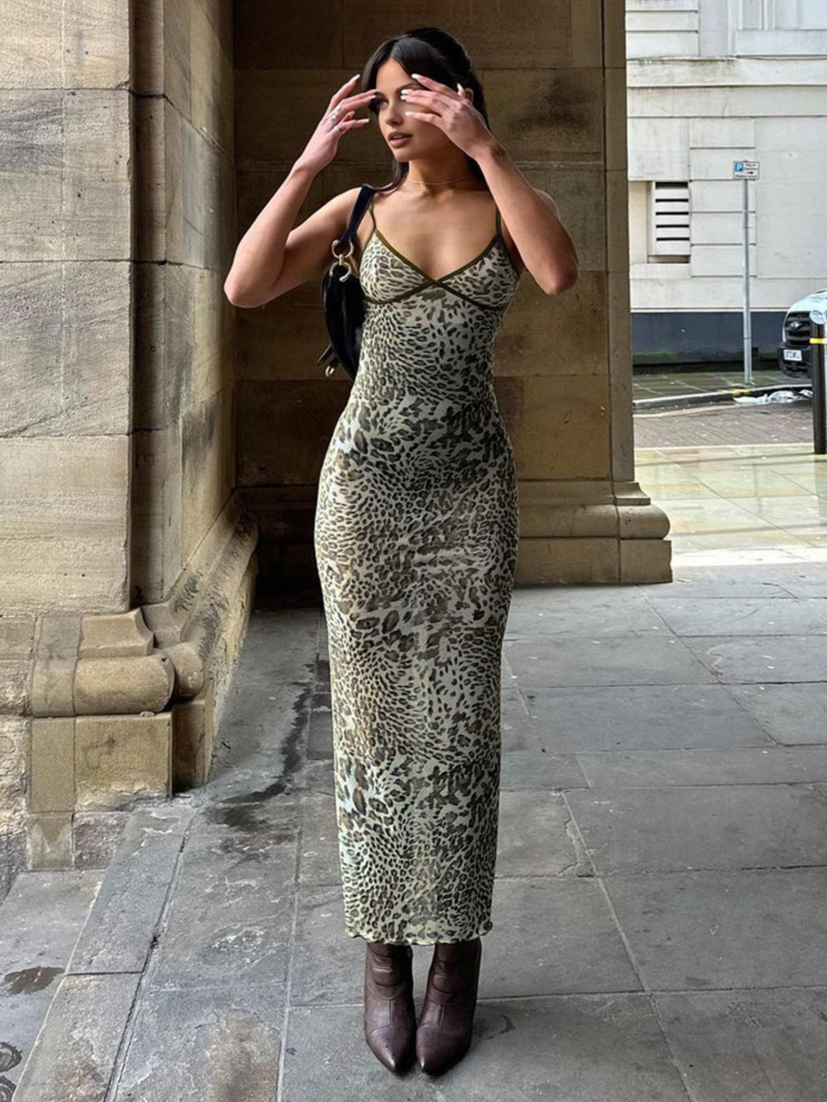 Halbtransparentes langes Camisole-Kleid mit Leopardenmuster