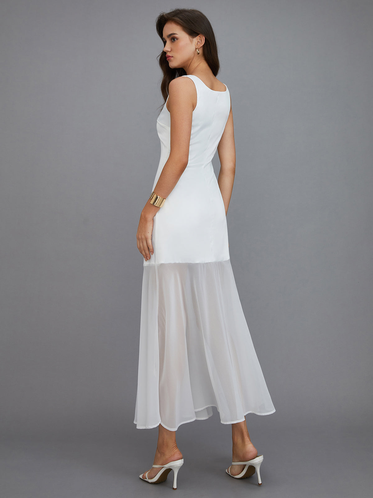 Langes Kleid mit transparenter Überlage