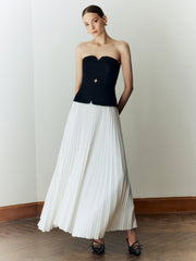 Schulterfreies, langes Plisseekleid