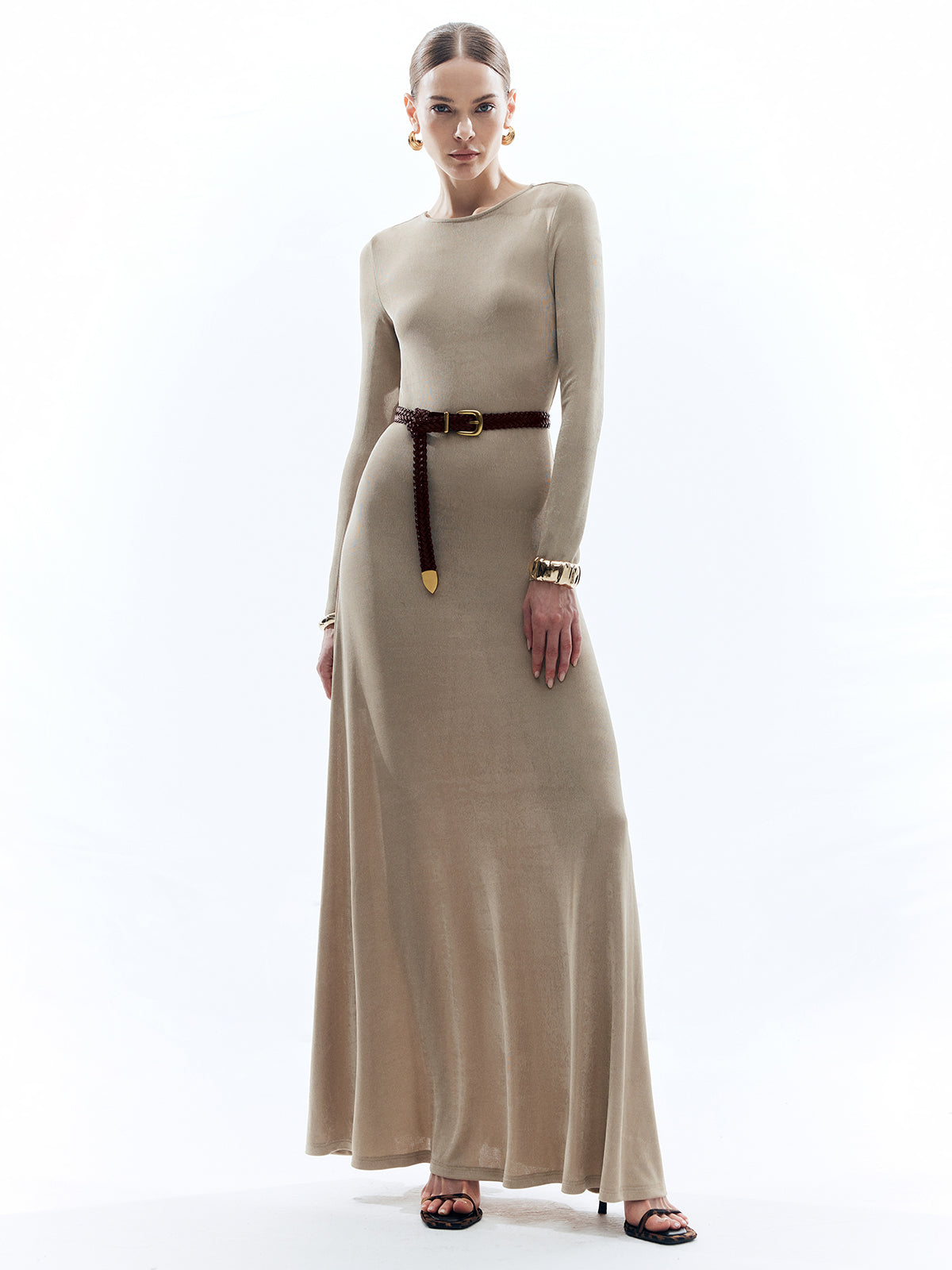 Einfarbiges, schmales, langes Kleid mit Rundhalsausschnitt