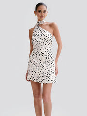 Asymmetrisches Satinkleid mit Polka Dots