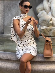 Asymmetrisches Satinkleid mit Polka Dots