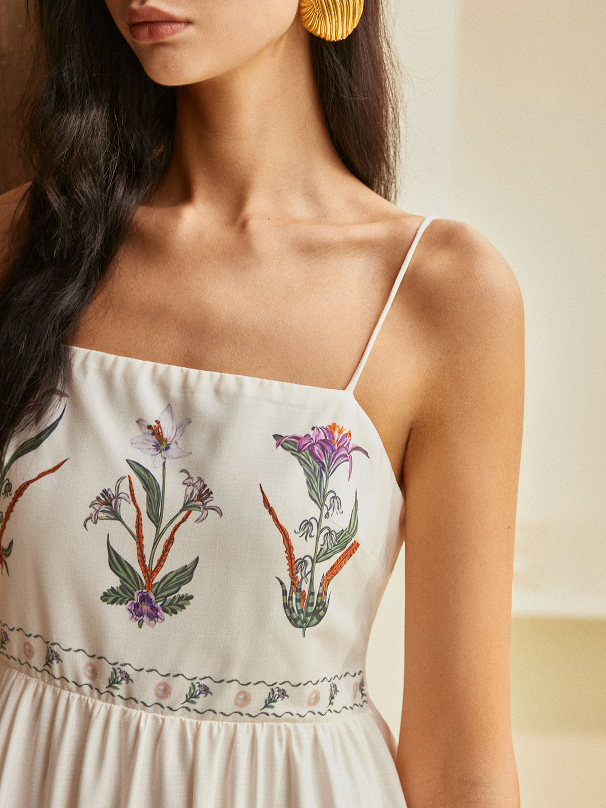 Rückenfreies Plissee-Kleid mit Blumenmuster