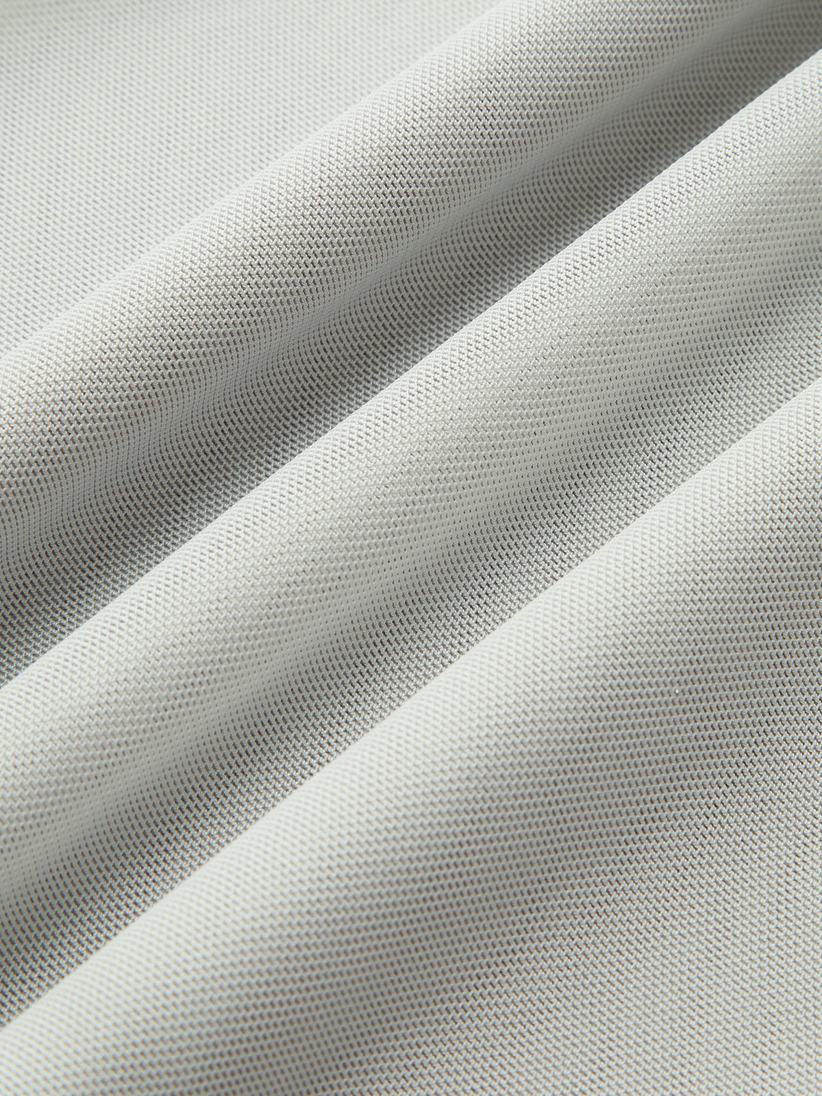 Schmales, langes Kleid aus transparentem Netzstoff