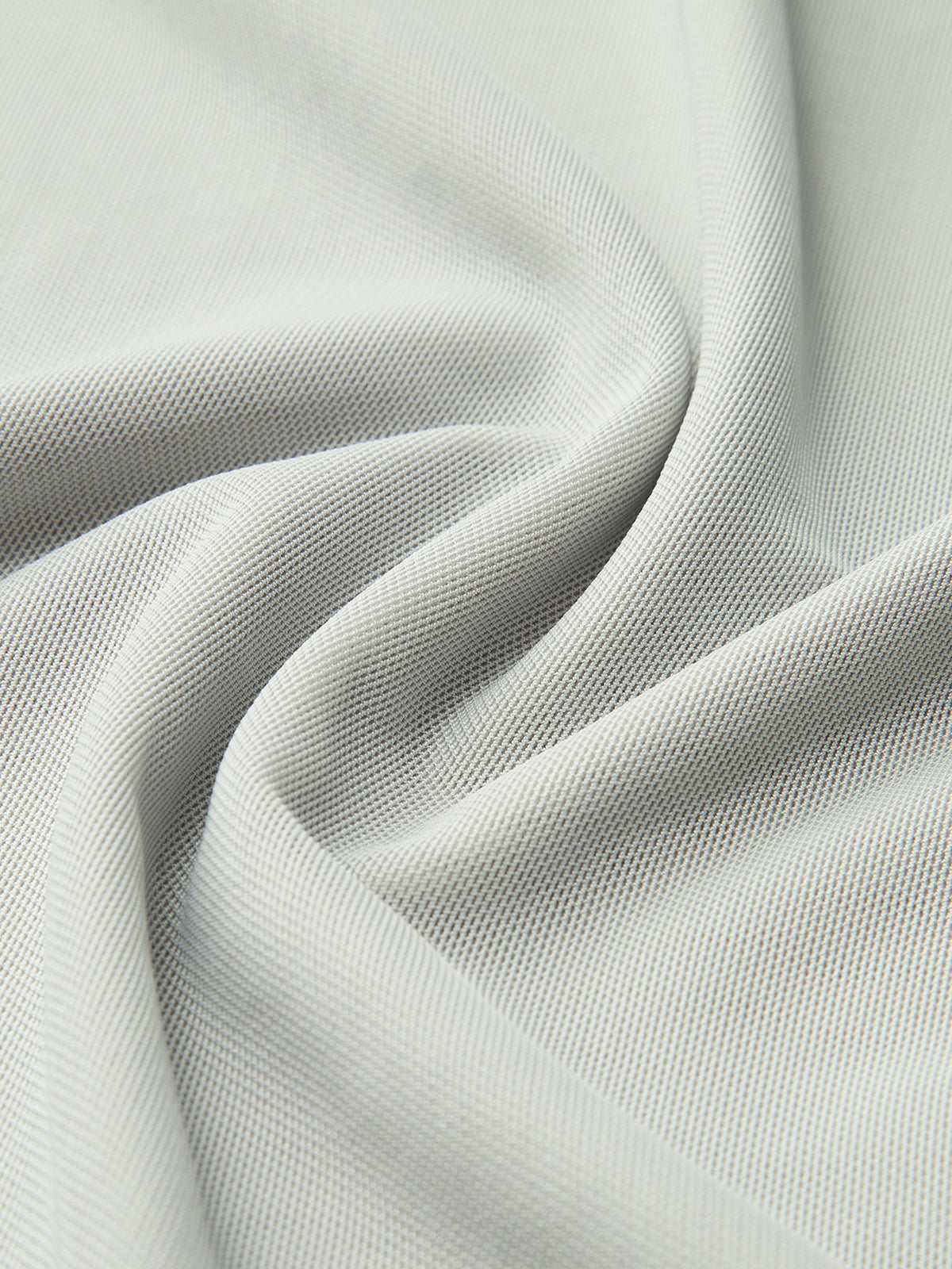 Schmales, langes Kleid aus transparentem Netzstoff