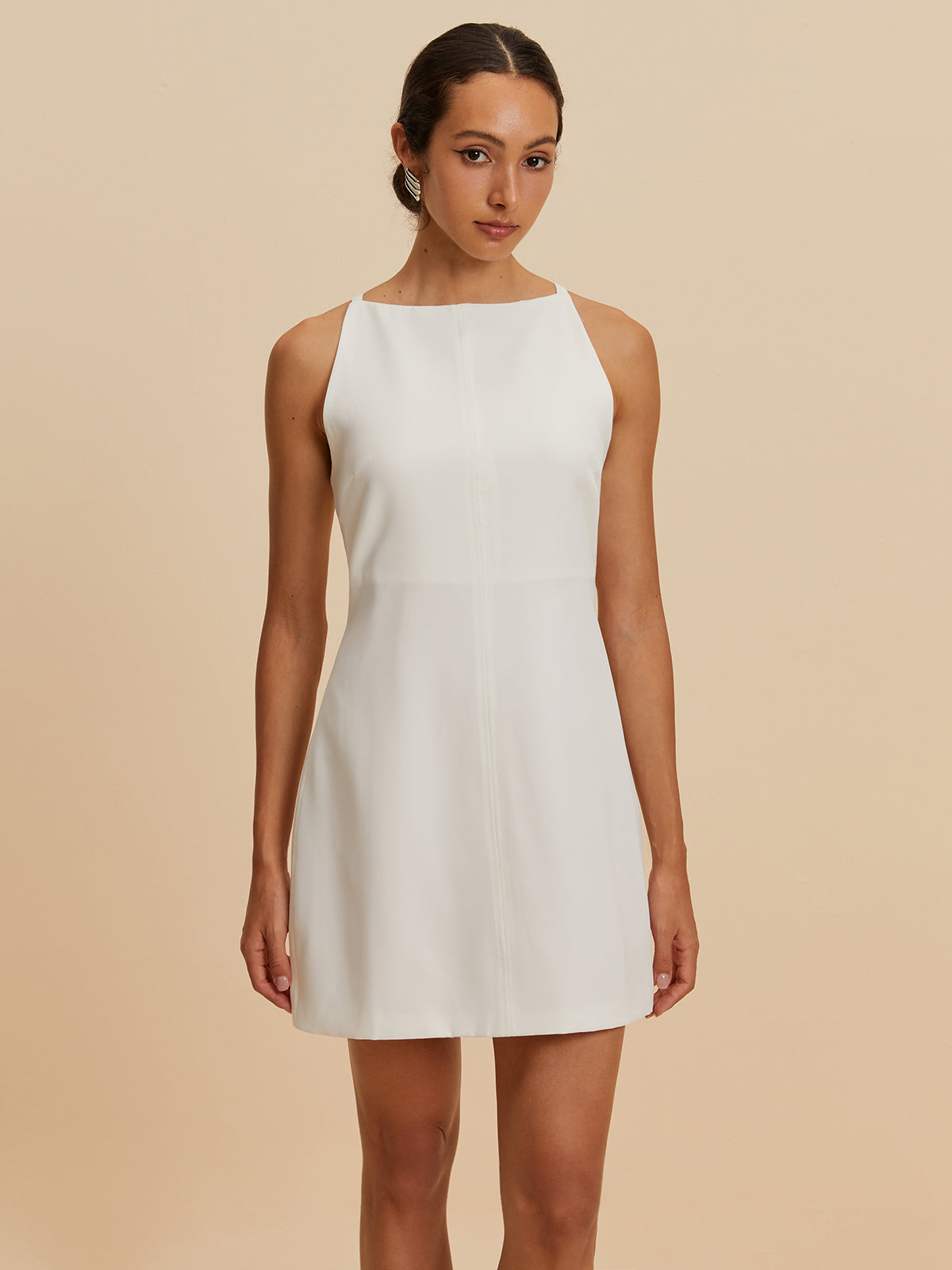 Ärmelloses kurzes Kleid