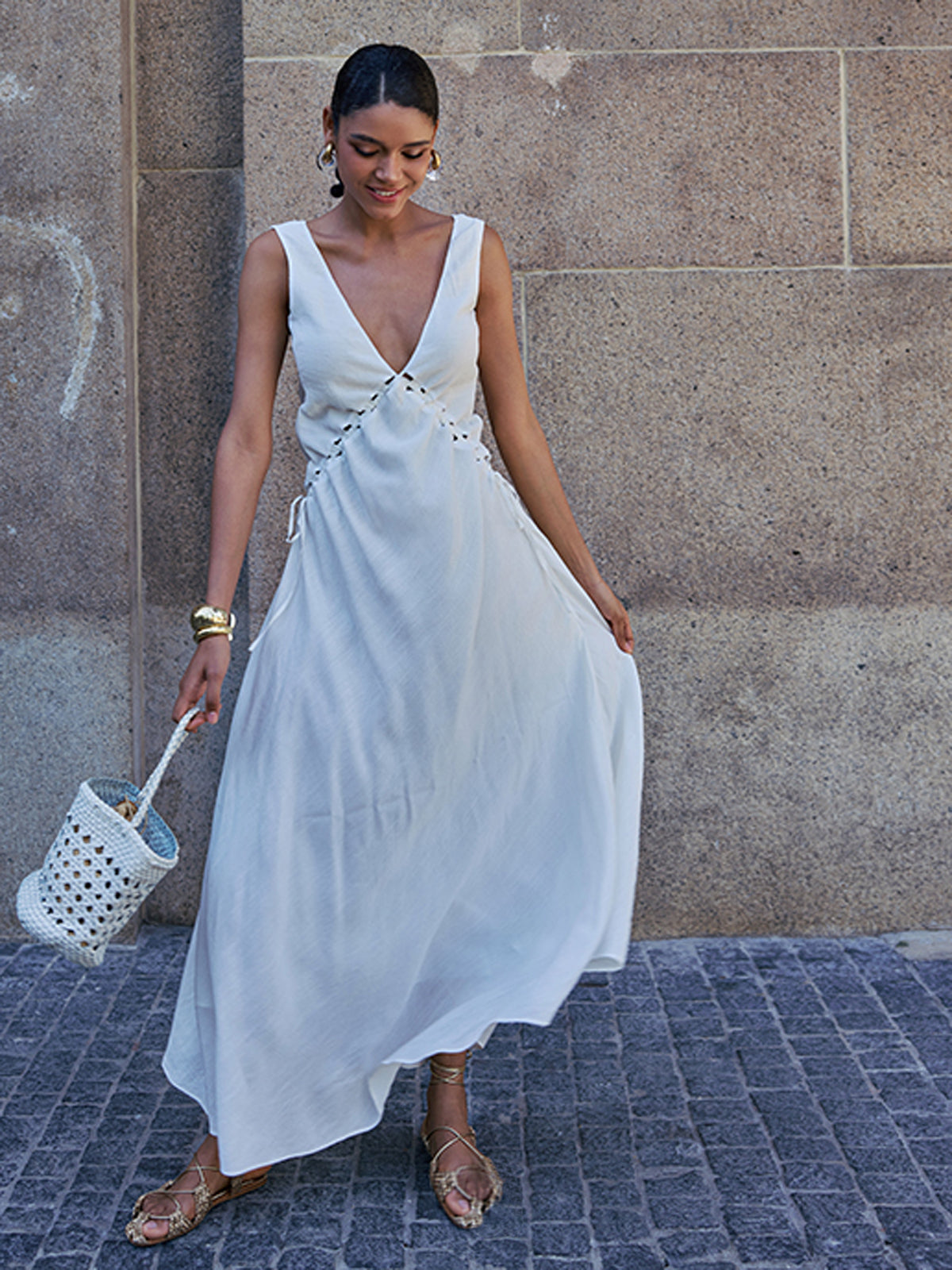 Rückenfreies, ausgeschnittenes Criss-Cross-Kleid