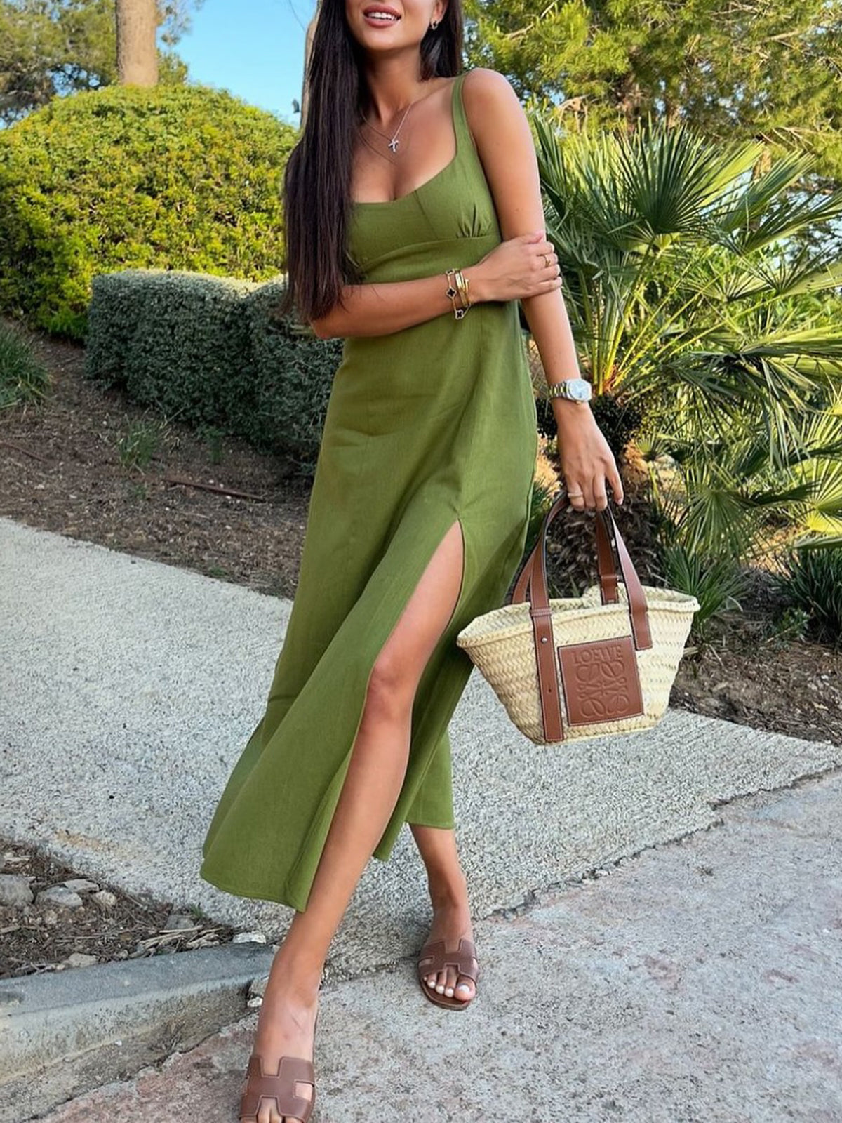Ärmelloses Kleid mit Schlitz und quadratischem Ausschnitt
