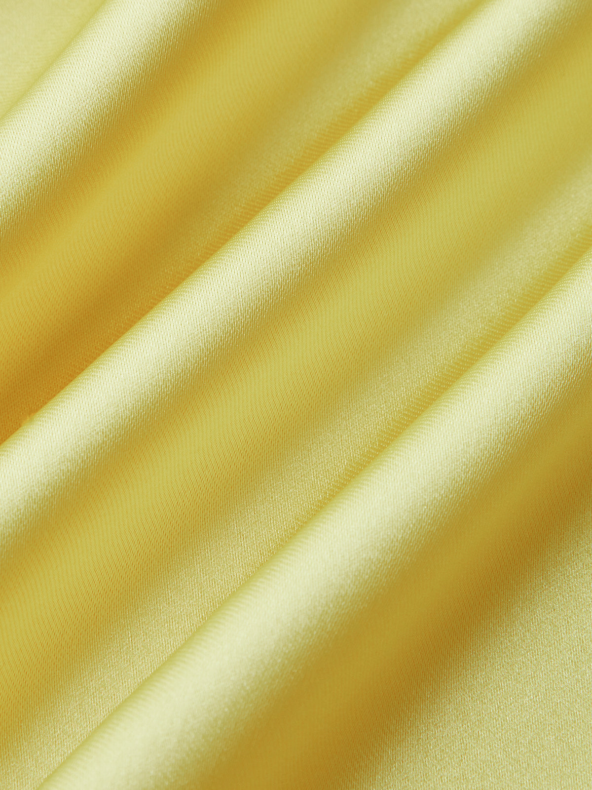 Rückenfreies, kurzes Kleid mit Criss-Cross-Ausschnitt
