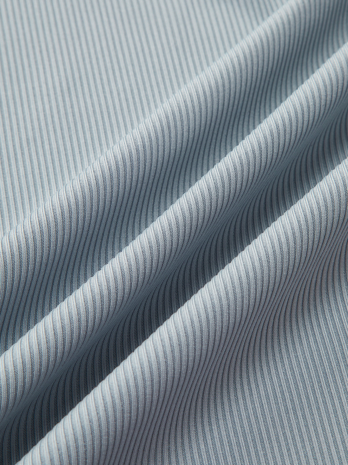 Asymmetrisches, schmal geschnittenes, langes Kleid