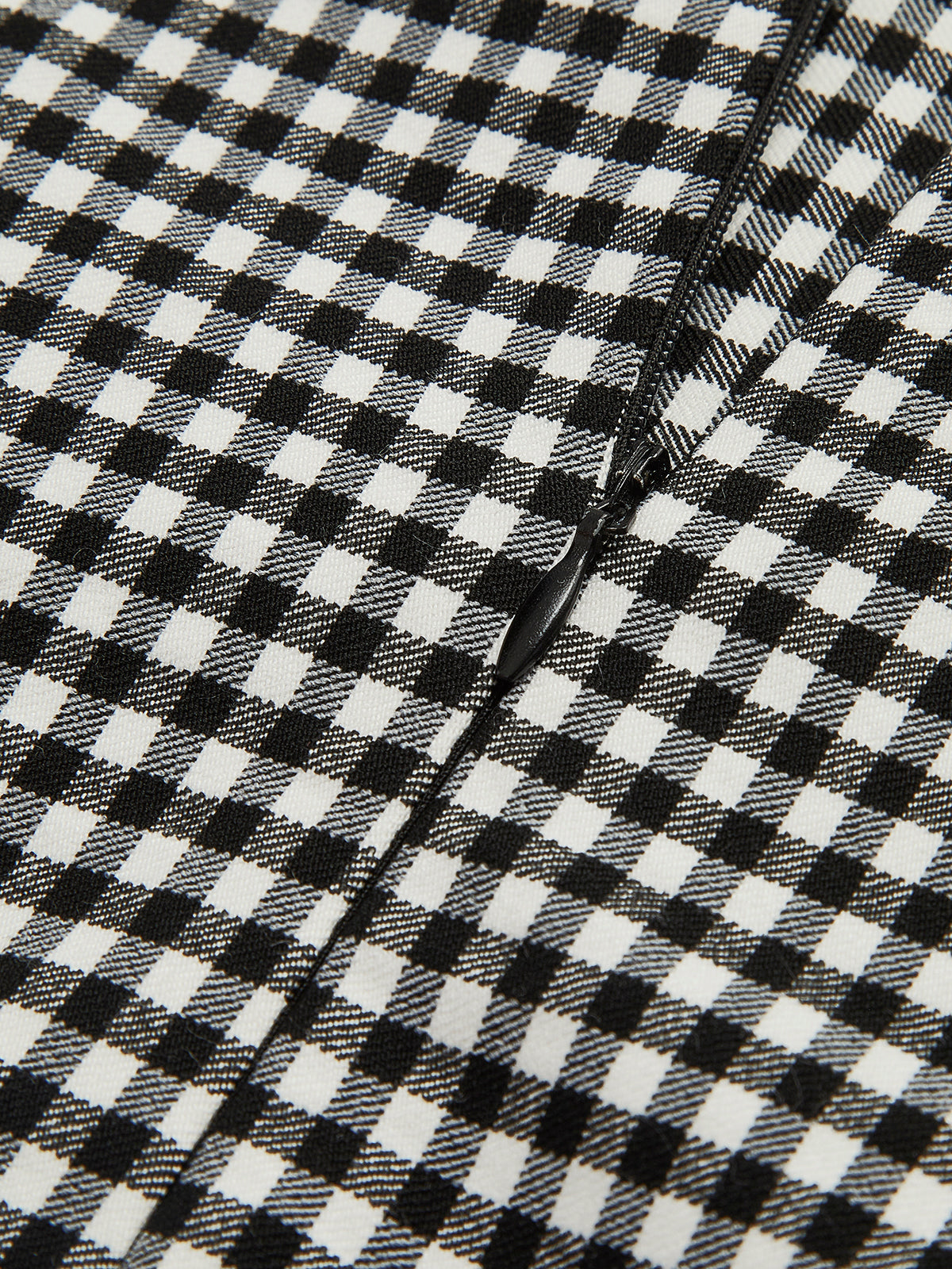 Camisole-Kleid mit karierter Paspelierung und gekräuseltem Saum