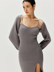 Geripptes Shrug-Strickkleid mit Herzausschnitt