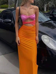 Elegantes Strick-Maxikleid mit Schlitz und Cutout