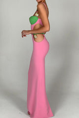 Camisole-Kleid mit kontrastierendem Cut-Out und Schlitz hinten