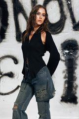 Coretta – Figurbetontes Oberteil mit Cut-Outs und Reißverschluss