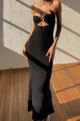 Kleid mit überkreuztem Neckholder und Cut-outs zum Binden