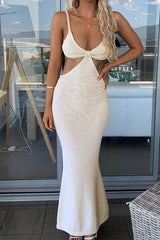 Rückenfreies Camisole-Kleid aus Strick mit Cut-outs und verdrehter Vorderseite