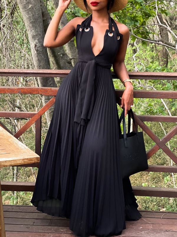 indiebeautie Halter Pleated Maxi Dress