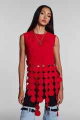 Inaya – Rotes Oberteil mit kreisförmigem Ausschnitt und Fransen